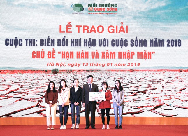 Trao giải cuộc thi “Biến đổi khí hậu với cuộc sống” năm 2018 ảnh 5