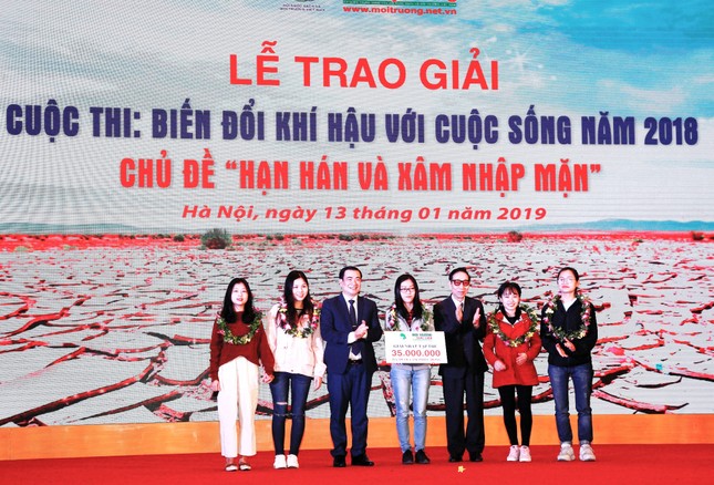 Trao giải cuộc thi “Biến đổi khí hậu với cuộc sống” năm 2018 ảnh 2