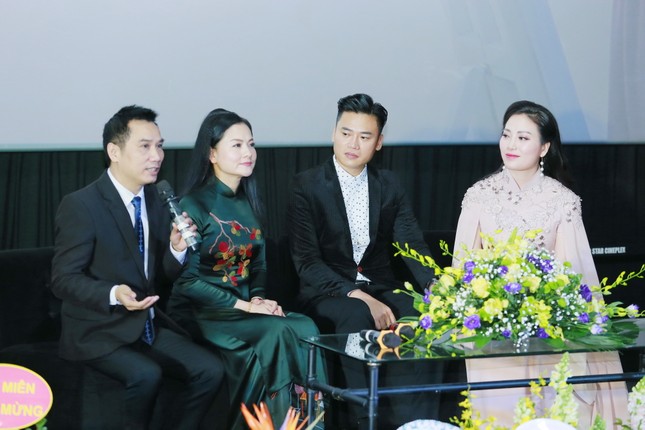 Phim ngắn xúc động về tình mẫu tử được kể bằng giọng ca ngọt ngào của Sao Mai Huyền Trang ảnh 3