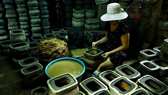 Cận cảnh đúc lư đồng tại làng nghề cuối cùng ở Sài Gòn ảnh 3
