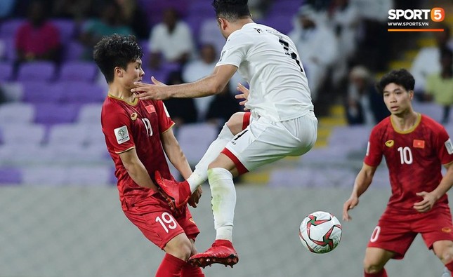 Nhìn lại những khoảnh khắc đáng nhớ của ĐT Việt Nam trong vòng bảng Asian Cup 2019 ảnh 3
