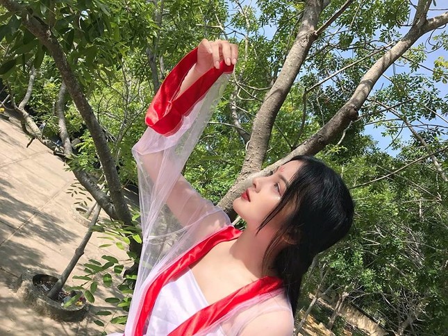 Tham gia "Thử thách 10 năm", nữ sinh bỗng gây sốt vì quá giống Nancy (MOMOLAND) ảnh 8