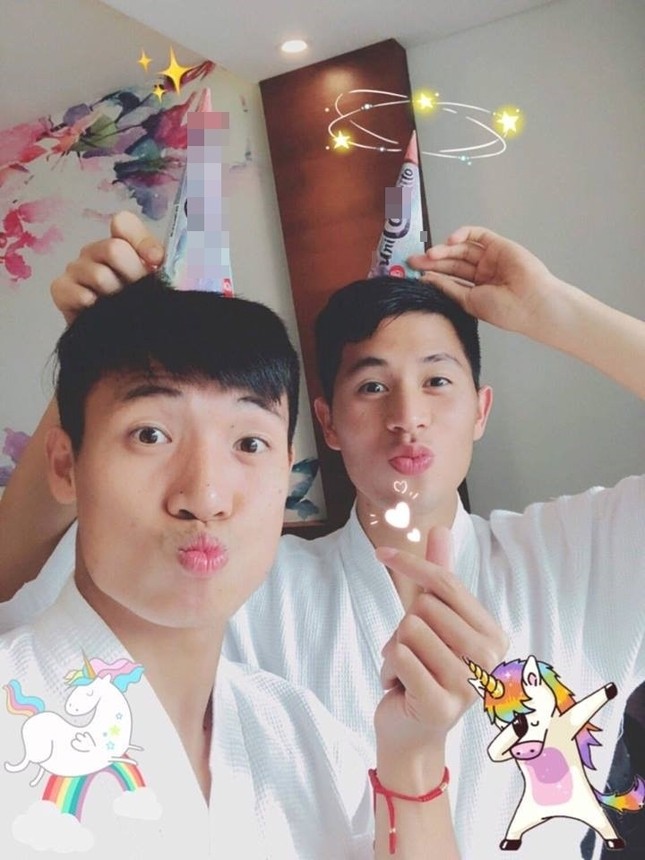 Vừa vắng mặt Đình Trọng, Tiến Dũng đã công khai "thả thính" Văn Đức thế này đây! ảnh 2