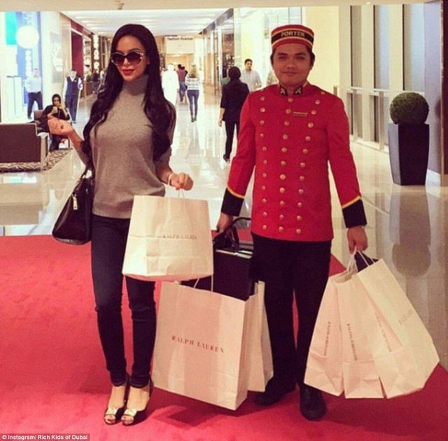 Xem cách “Hội con nhà giàu” Dubai tiêu tiền thả ga phục vụ cuộc sống xa hoa ảnh 8