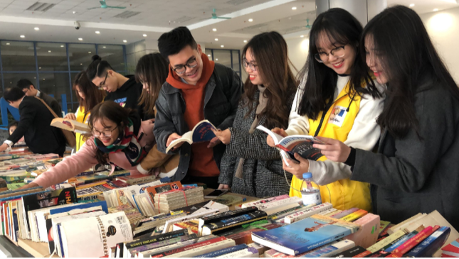 Hà Nội: Sinh viên ĐH Kinh tế Quốc dân quẩy tưng bừng Dạ hội chào năm mới 2019 ảnh 8
