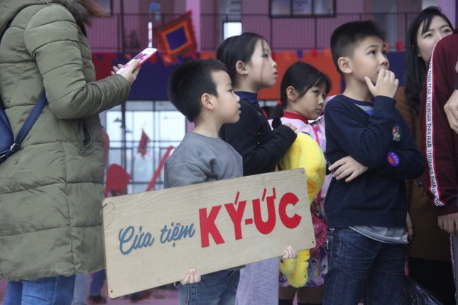 Tưng bừng rộn ràng "Chợ xuân cho em" cùng tween trường Vietschool (Hà Nội) ảnh 3