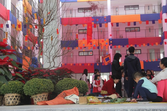 Tưng bừng rộn ràng "Chợ xuân cho em" cùng tween trường Vietschool (Hà Nội) ảnh 1