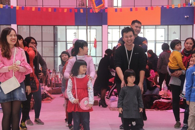 Tưng bừng rộn ràng "Chợ xuân cho em" cùng tween trường Vietschool (Hà Nội) ảnh 2