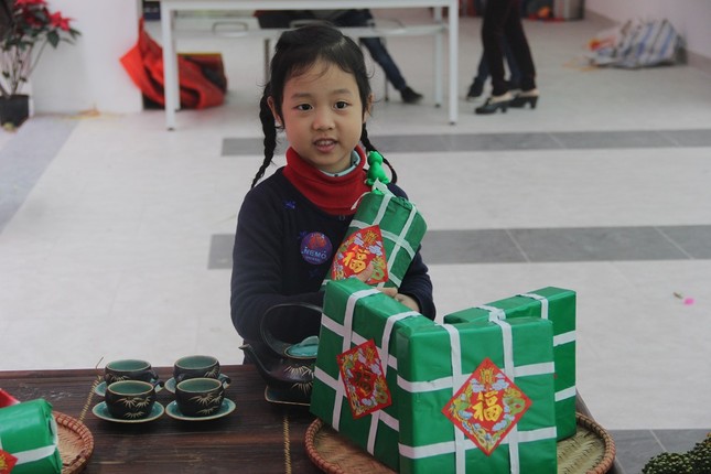 Tưng bừng rộn ràng "Chợ xuân cho em" cùng tween trường Vietschool (Hà Nội) ảnh 9