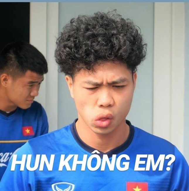 "Cười bò" với loạt ảnh chế Công Phượng: Thánh "meme" của năm đây rồi! ảnh 2