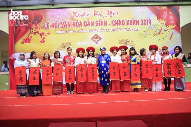 Hà Nội: Teen THCS Thăng Long nhận vé tốc hành “chơi” Tết vòng quanh thế giới ảnh 9