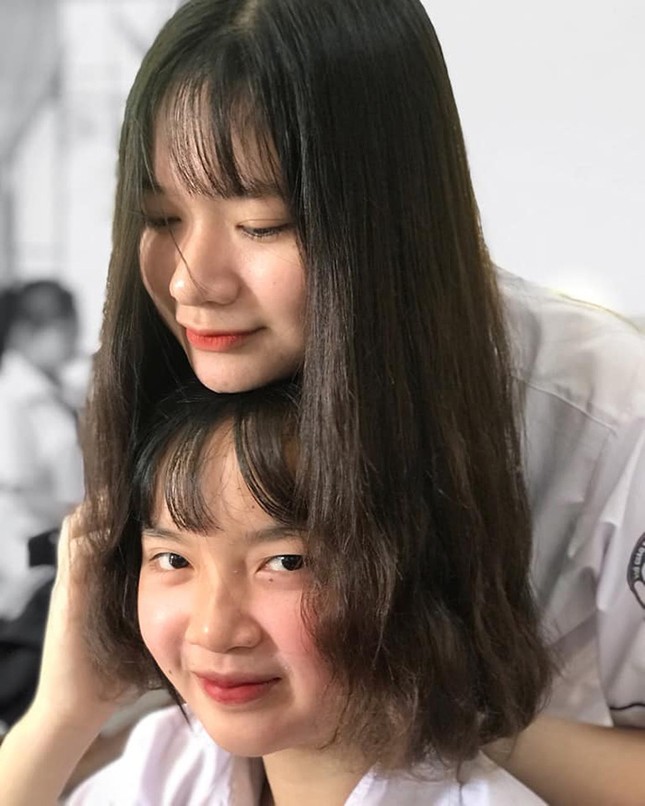 Góc nhanh trí: Mượn ngay đứa bạn thử "tóc ngắn, tóc dài" để có thêm động lực xuống tóc nào! ảnh 2