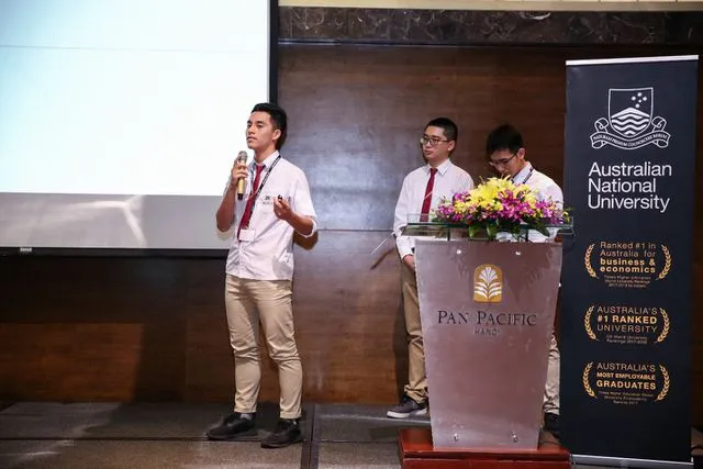 Viết luận về đồng hào, nam sinh điển trai giành học bổng Mỹ 4,8 tỉ đồng ảnh 6