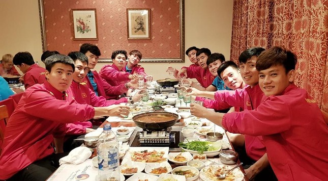 Bố Park cưng Công Phượng nhất tuyển, đã "bảo kê" khỏi bị "úp sọt" còn tặng quà đặc biệt ảnh 1