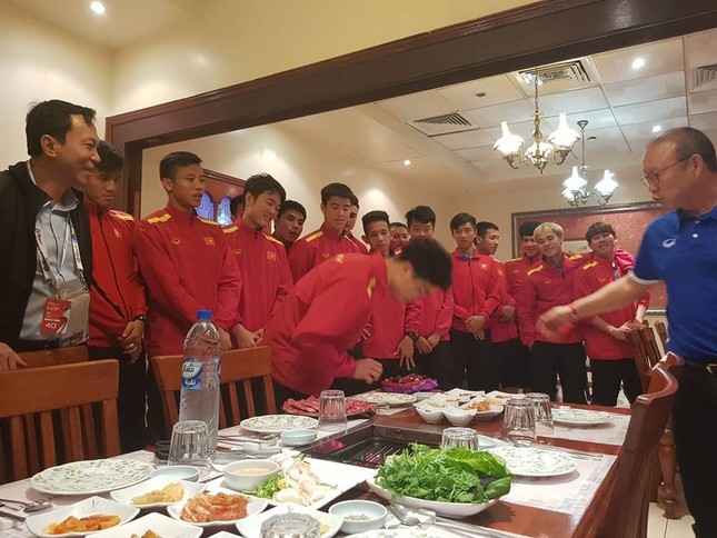 Bố Park cưng Công Phượng nhất tuyển, đã "bảo kê" khỏi bị "úp sọt" còn tặng quà đặc biệt ảnh 5