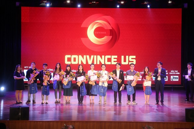 Chung kết cuộc thi hùng biện Convince Us: Quán quân mùa đầu tiên đã lộ diện ảnh 2