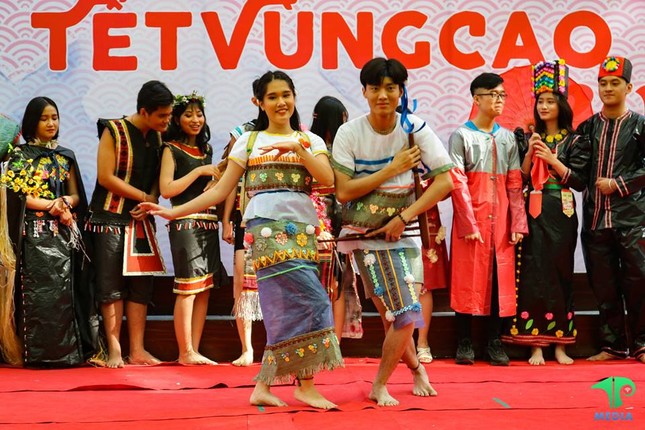 TP.HCM: Teen THPT Trần Phú "chịu chơi" như thế nào trong trại Xuân “Tết vùng cao” ngày cuối năm? ảnh 2