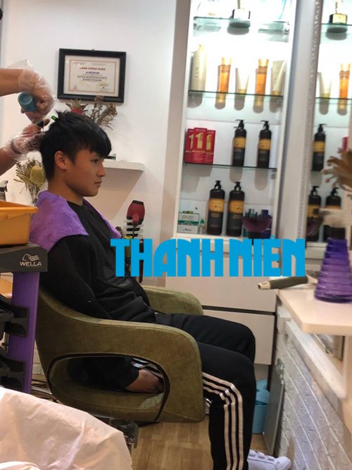 Quang Hải trình làng mái tóc mới, Huy Hùng lên phố làm đẹp ảnh 6