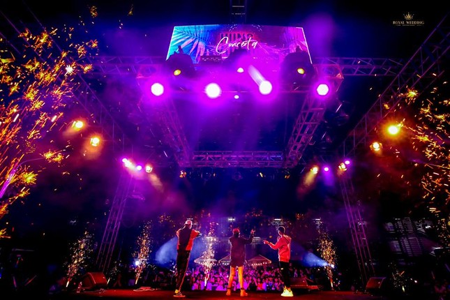 Bình Dương: “Quẩy” nhiệt tình trong show ca nhạc "made-by-teen" THPT chuyên Hùng Vương ảnh 16