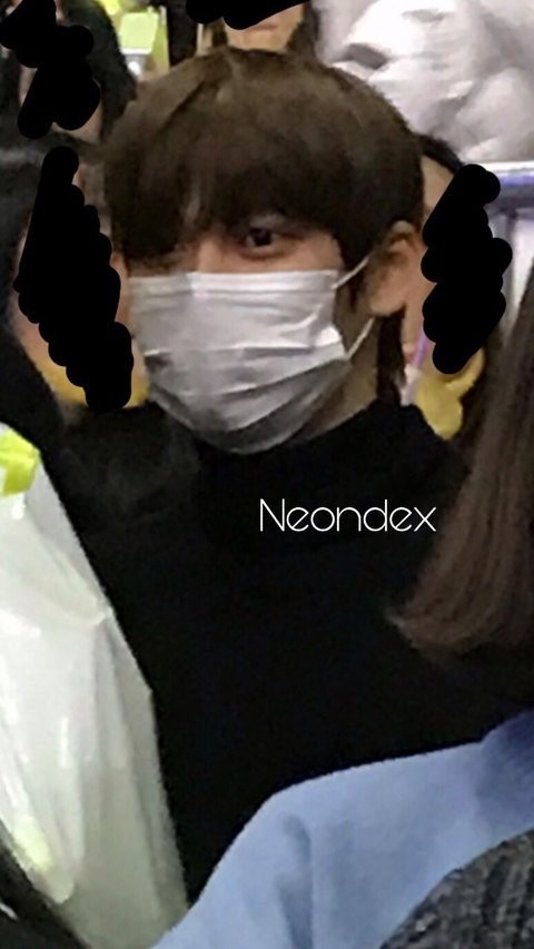 Fan SM xôn xao khi dàn thực tập sinh nam mới xuất hiện trong concert NCT 127 ảnh 4