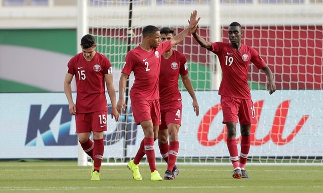 Hoàng tử UAE mua hết vé bán kết nhằm ngăn CĐV Qatar vào sân ảnh 2