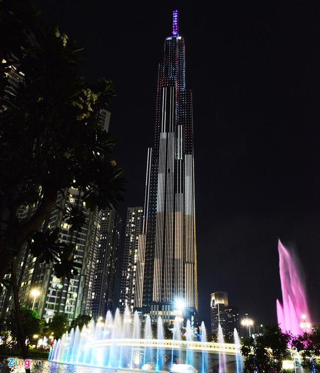 TP.HCM sẽ bắn pháo hoa giao thừa tại tòa nhà Landmark ảnh 1