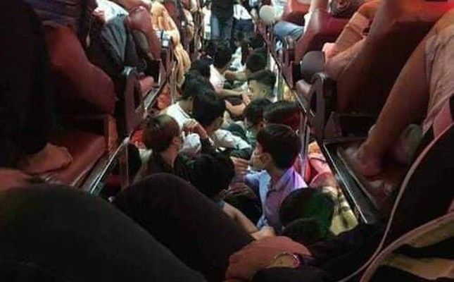 Chuyến xe cuối năm chật ních nhưng chẳng ai muốn bỏ lỡ: Chỉ những người xa nhà mới hiểu! ảnh 1
