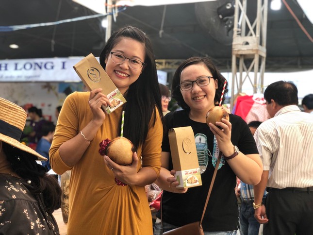 TP.HCM: Độc đáo chợ phiên Sài Gòn, bạn đừng bỏ lỡ! ảnh 4