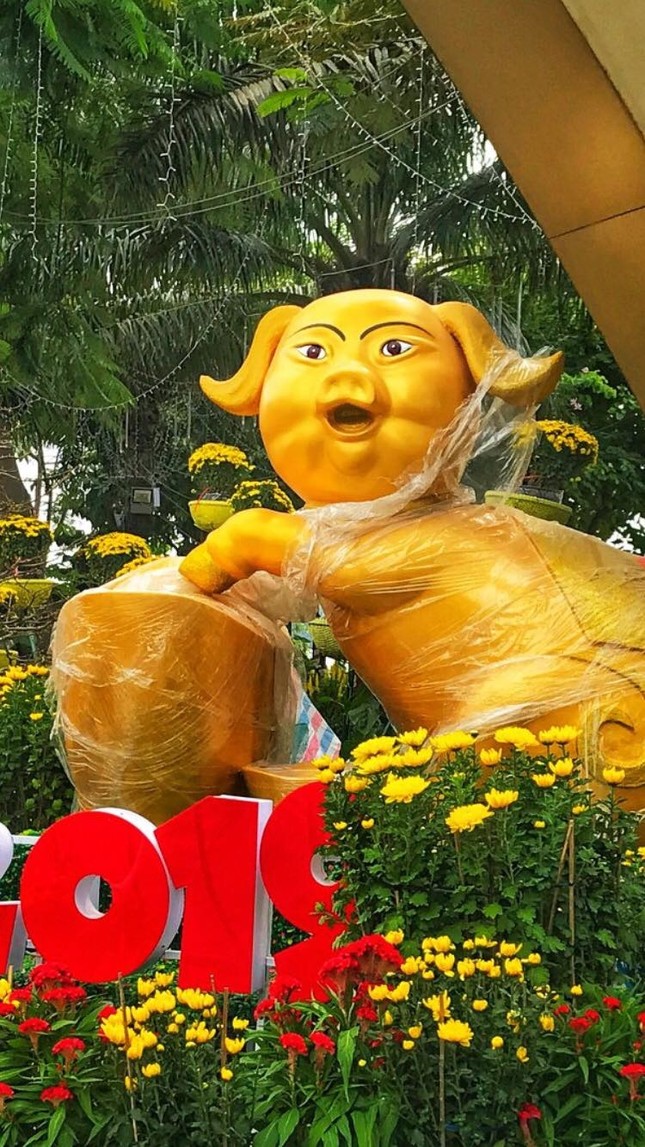 Lộ diện biểu tượng heo dịp Tết, cộng đồng mạng không nhịn nổi cười vì quá "xuất thần" ảnh 4