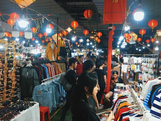 TP.HCM: Độc đáo chợ phiên Sài Gòn, bạn đừng bỏ lỡ! ảnh 13