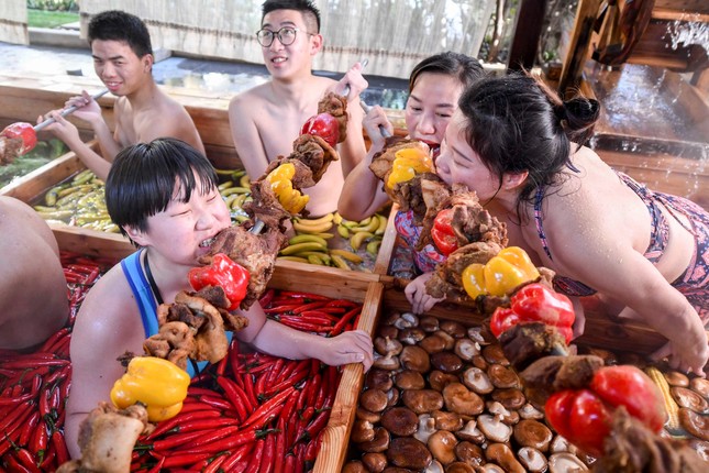 "Lẩu người" tại Trung Quốc - thú vị hay đáng sợ? ảnh 2