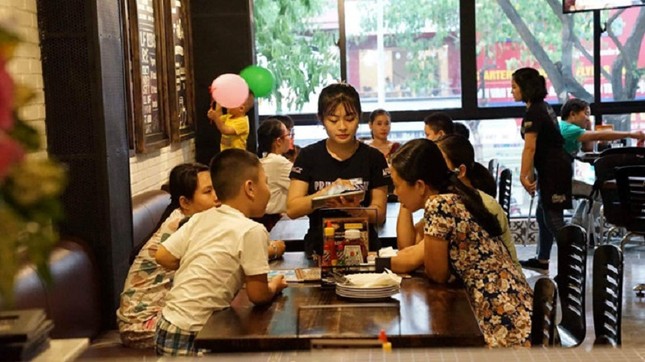 "Cày Tết": Sinh viên kiếm tiền triệu mỗi ngày, nghe thì sướng mà thực tình quá khổ ảnh 2