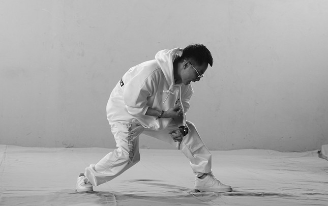 Mới đầu năm mới, Rhymastic đã khiến fan tò mò với bản rap có tên gọi khá lạ ảnh 3