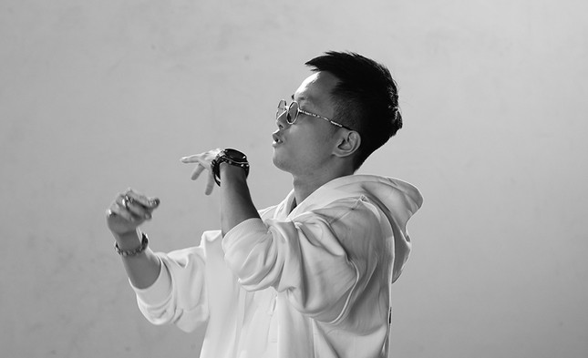 Mới đầu năm mới, Rhymastic đã khiến fan tò mò với bản rap có tên gọi khá lạ ảnh 2