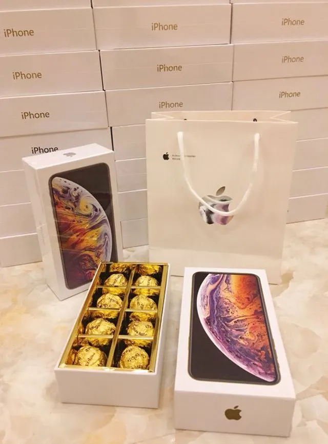 Bán nghìn hộp socola iPhone XS Max dịp Valentine, hot girl hốt bạc sướng tay ảnh 1