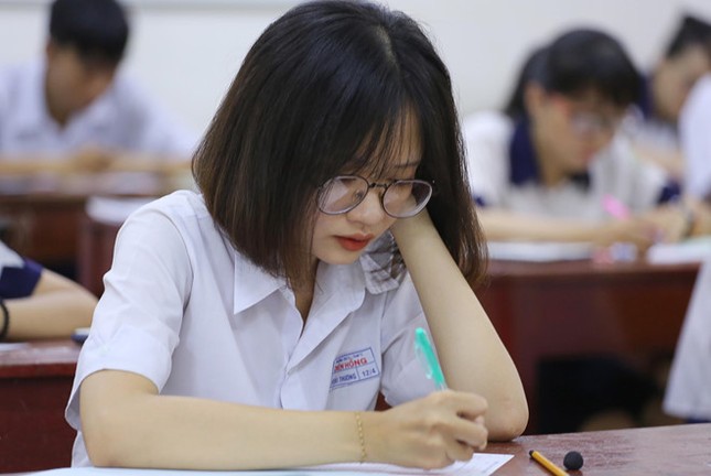 Thí sinh xét tuyển vào ngành sư phạm phải cao từ 1,5m trở lên ảnh 1