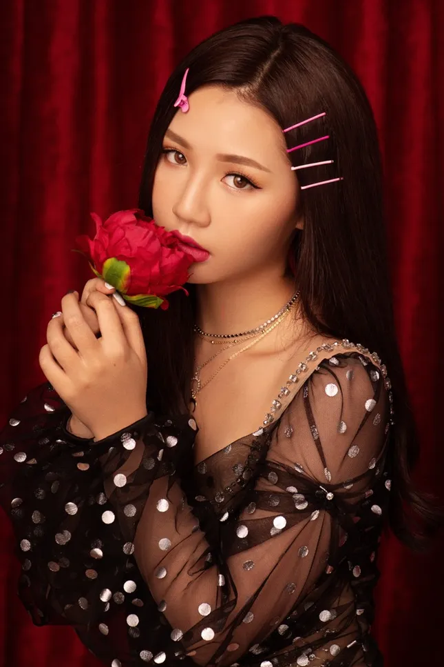 Chưa chính thức ra mắt, "Em gái Monstar" đã lọt top tìm kiếm Google chỉ sau 24h xuất hiện trong MV ảnh 2