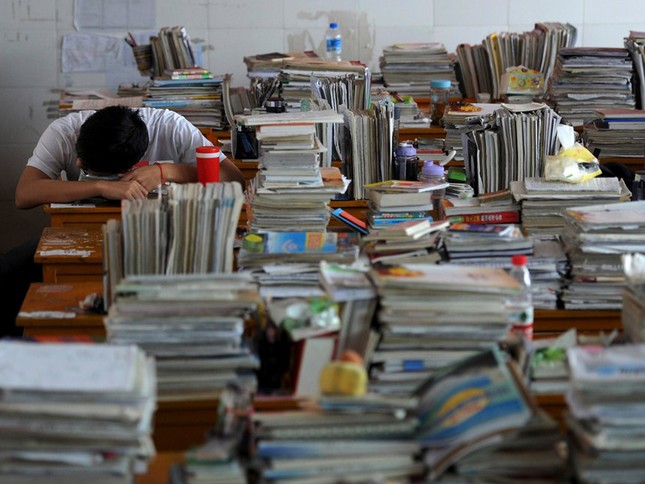 Học hành căng thẳng, học sinh chọn cái chết tự giải thoát ảnh 1