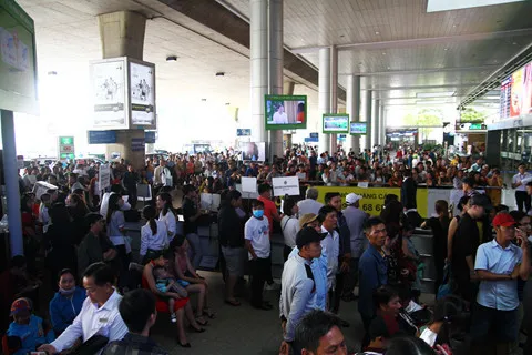 Sân bay Tân Sơn Nhất: Chuyện 3 vali bị hỏng, vỡ của cựu Đại sứ Việt Nam và lời giải thích ảnh 2