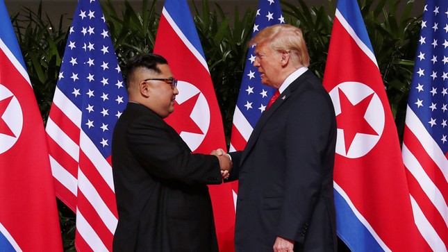 Hãng tin Reuters: người dân Việt Nam sẽ tặng nón lá cho 2 nhà lãnh đạo đội nếu trời mưa ảnh 2