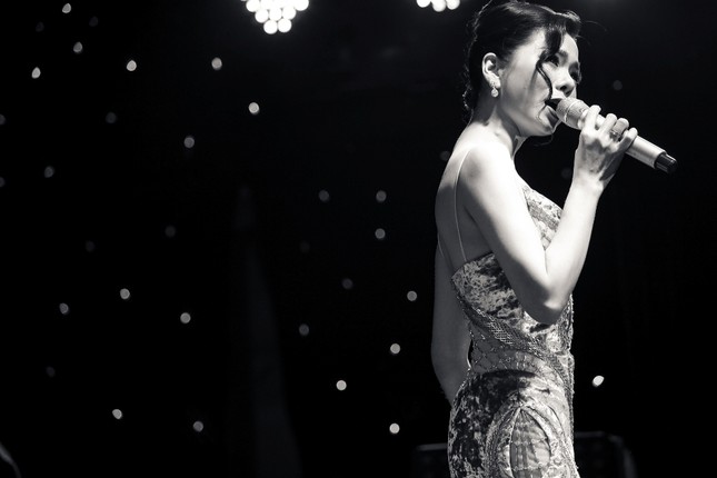 Quốc Thiên, Uyên Linh đến ủng hộ đêm nhạc giới thiệu album mới của Lệ Quyên ảnh 6