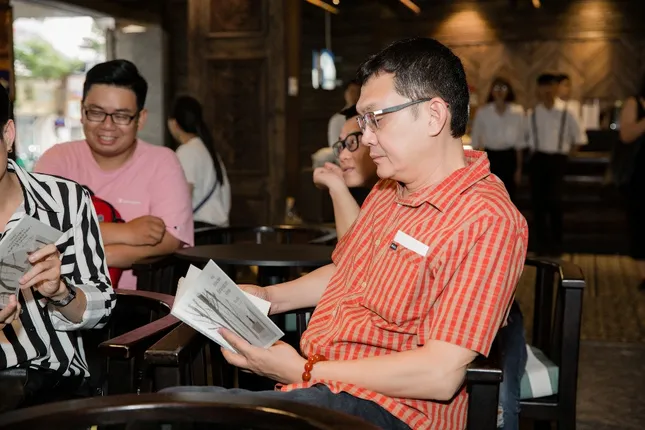 Diễn viên hài Minh Dự bật khóc 2 lần trong buổi họp báo ra mắt sách đầu tay ảnh 6