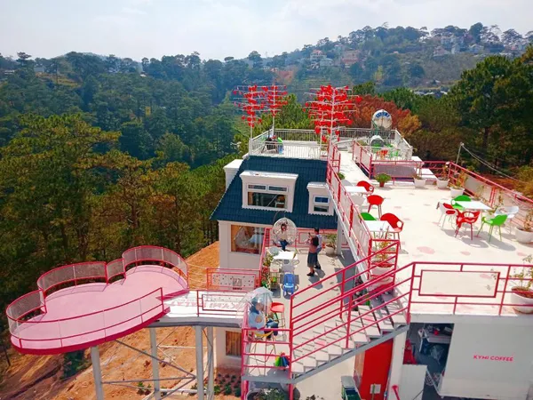 Tìm đến cây cầu trái tim đôi ở Đà Lạt để phá bỏ lời nguyền "đi hai về một" ảnh 4