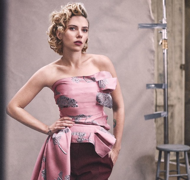 Scarlett Johansson, Angela Baby, Bae Doona... rạng rỡ trên bìa tạp chí Vogue Mỹ ảnh 6