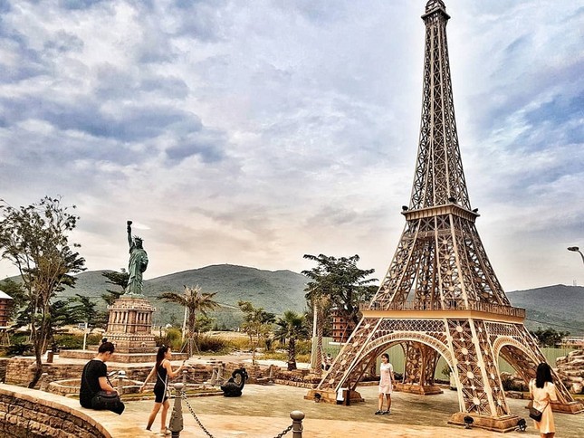 Muốn đến Paris chụp hình với Eiffel mà không có tiền, đây là cách giải quyết nhanh gọn nhất ảnh 7