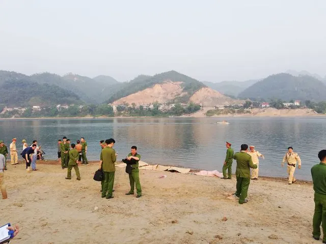 Hoà Bình: 8 học sinh chết đuối trên sông Đà ảnh 2