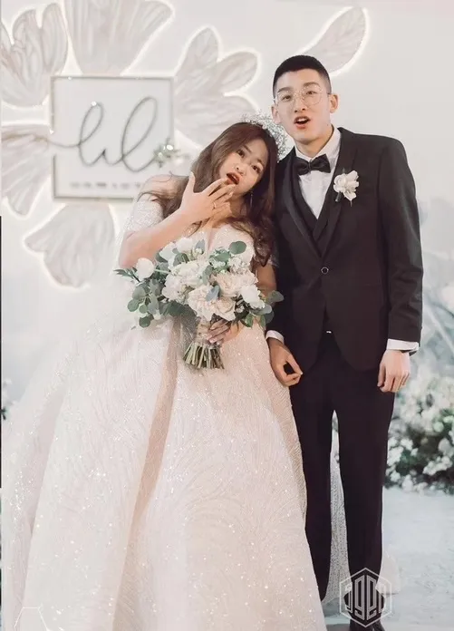 Ngôn tình có thật của cặp đũa lệch: "Mập lên rồi, em kẹt ở tim anh, không ra được nữa" ảnh 3