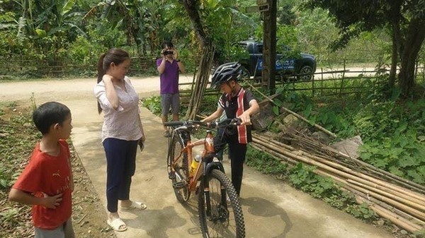 Chiếc xe đạp của cậu bé vượt hơn 100km để thăm em được hỏi mua với giá 13 triệu đồng ảnh 2