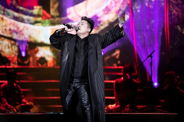 Mỹ Tâm lần đầu đem ca khúc mới "Khi ta yêu" biểu diễn live trên sân khấu ảnh 8