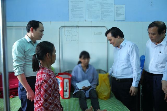 Bộ trưởng Phùng Xuân Nhạ: Đề nghị xem xét cho thôi Ban giám hiệu vụ nữ sinh bị đánh ảnh 2